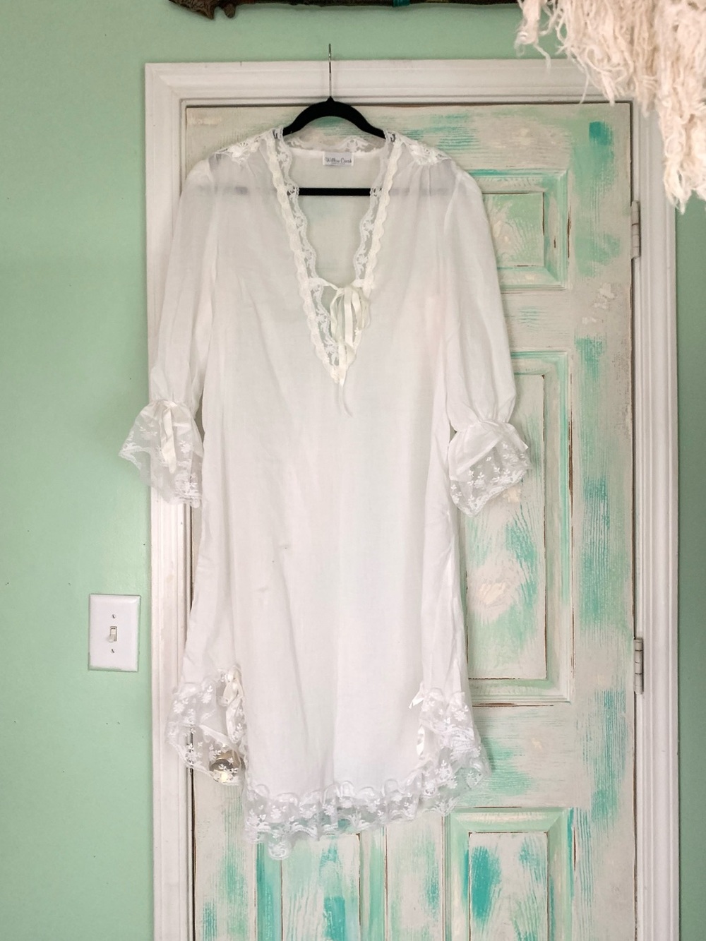 Vintage Willow Creek White Lace Nightgown